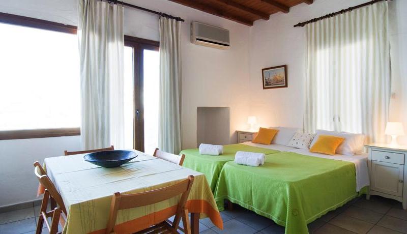 Madres Studios & Apartments