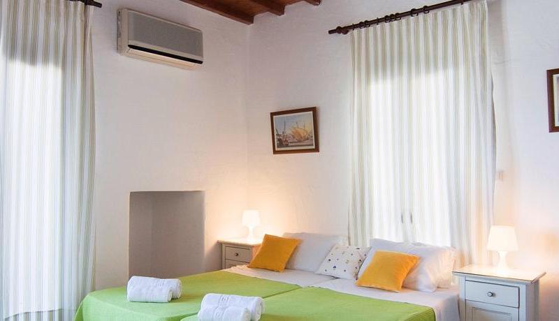 Madres Studios & Apartments