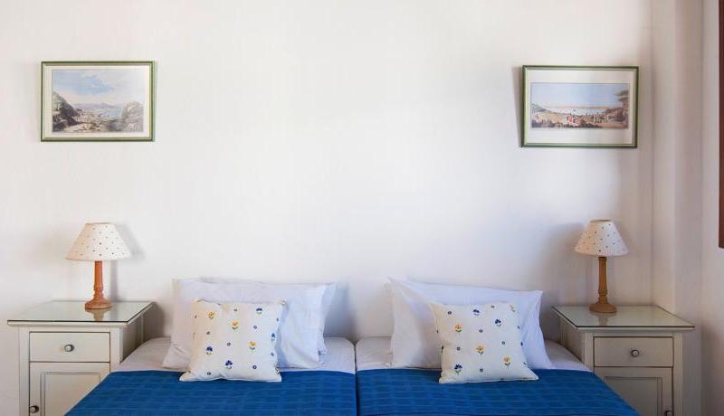 Madres Studios & Apartments