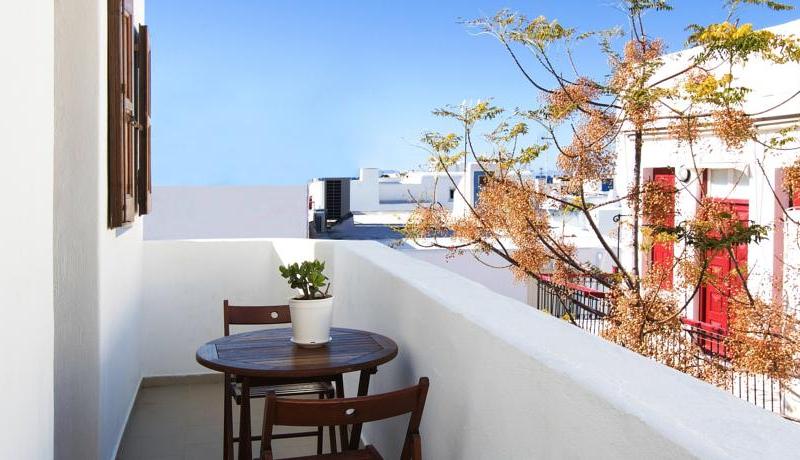 Madres Studios & Apartments