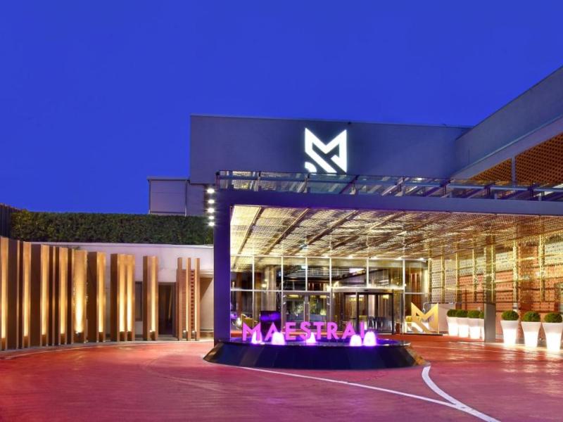 Maestral Resort & Casino