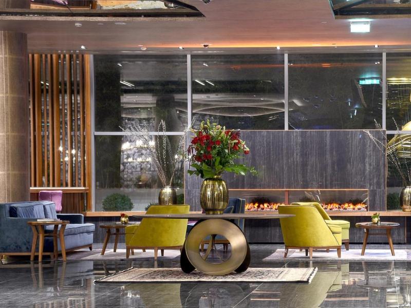 Maestral Resort & Casino