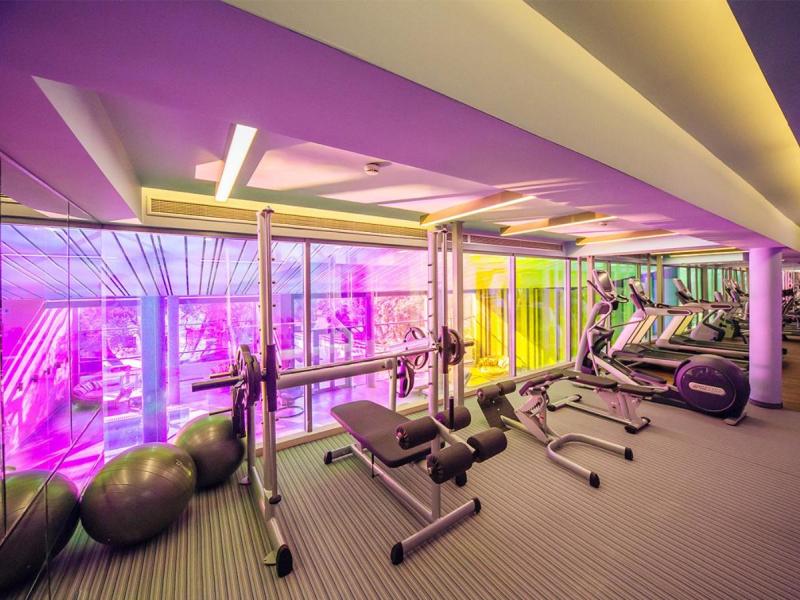 Maestral Resort & Casino