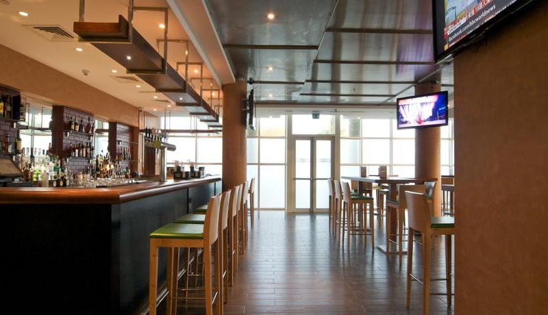 Metropolitan Al Mafraq Hotel