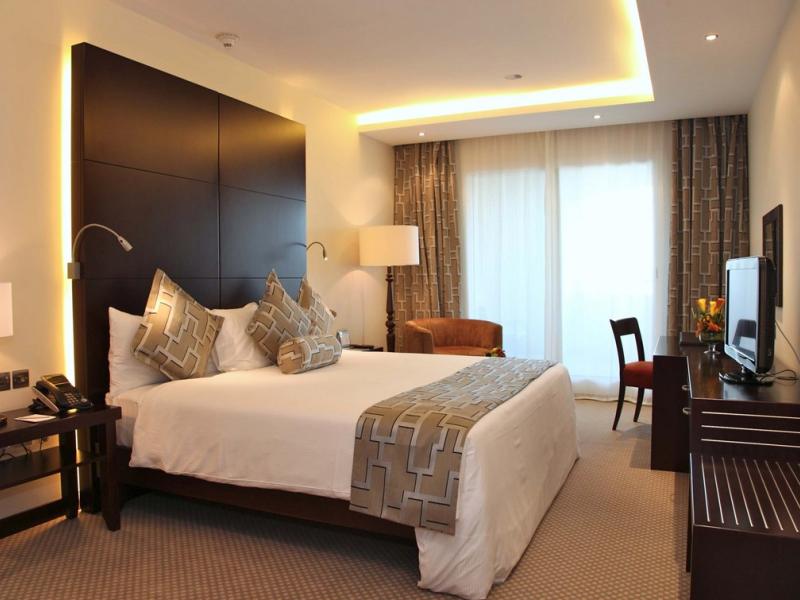 Metropolitan Al Mafraq Hotel