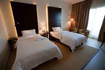 Metropolitan Al Mafraq Hotel