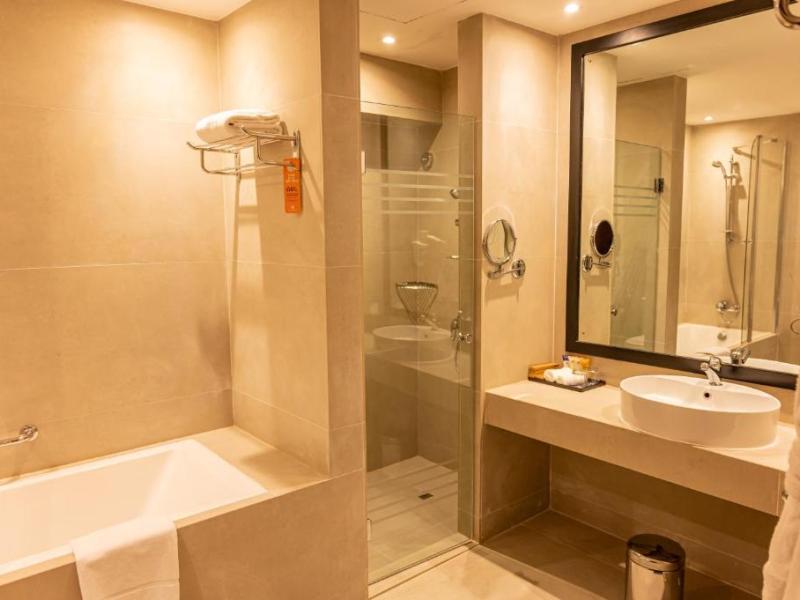 Majestic City Retreat Hotel