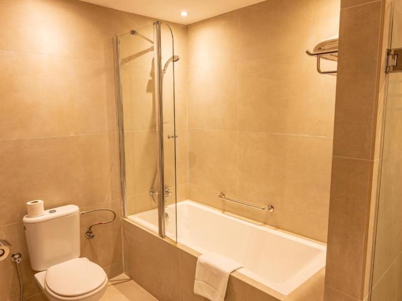 Majestic City Retreat Hotel