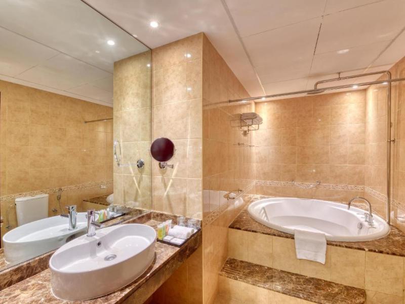 Majestic City Retreat Hotel