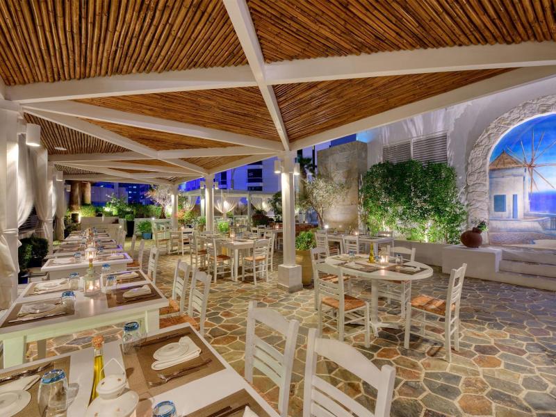 Majestic City Retreat Hotel