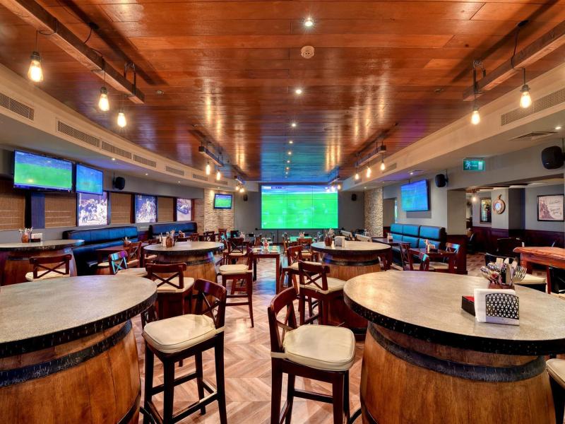 Majestic City Retreat Hotel