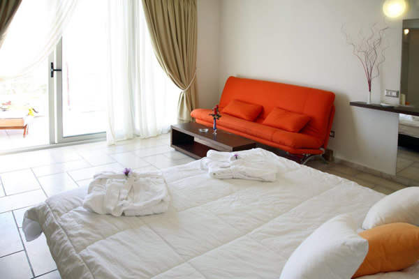 Antinea Suites & Spa Hotel
