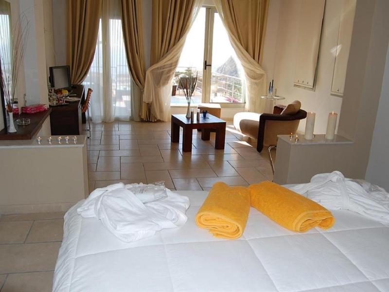 Antinea Suites & Spa Hotel
