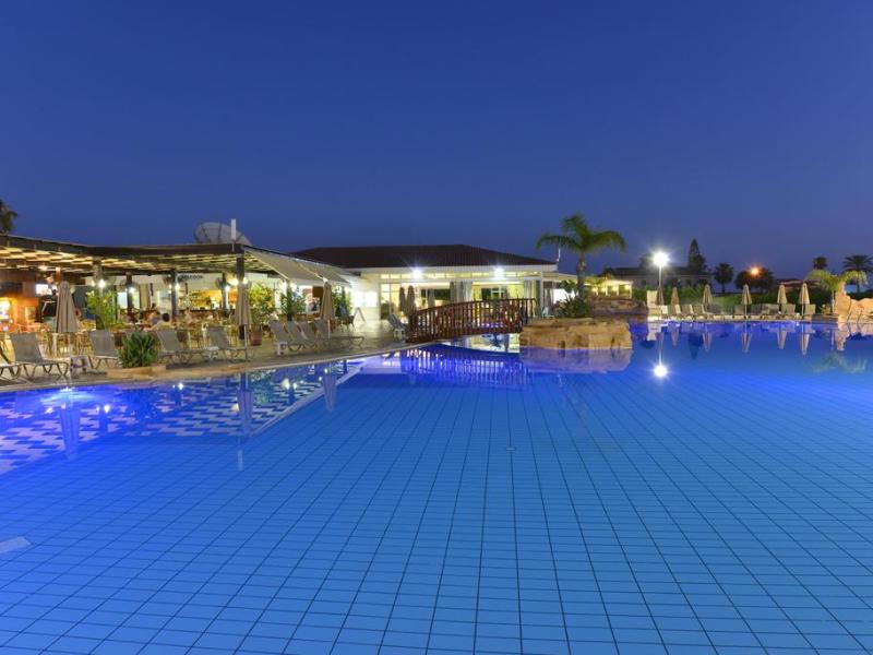 Makronisos Holiday Village