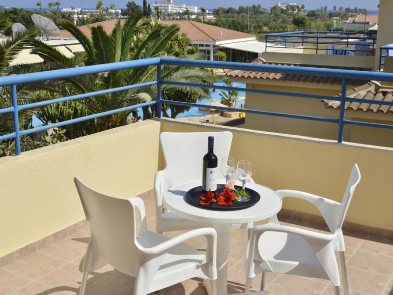 Makronisos Holiday Village