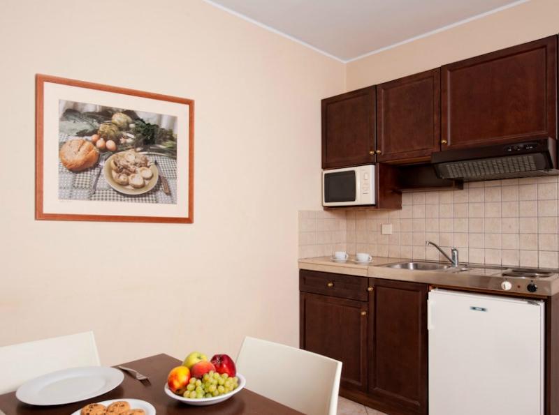 Manos Maria Hotel & Apartments