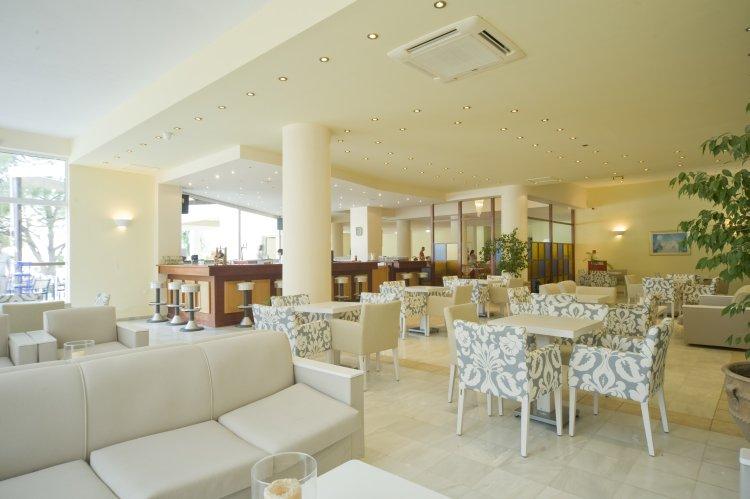 Maravel Hotel & Apartments