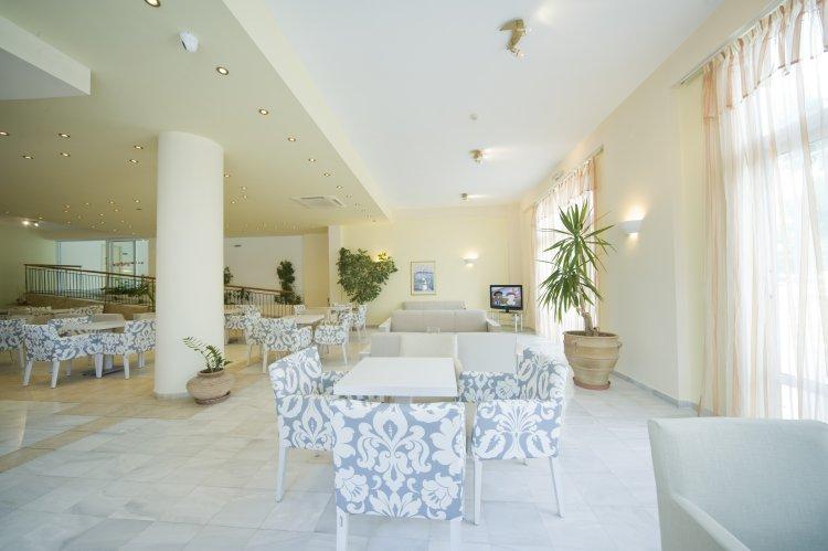 Maravel Hotel & Apartments