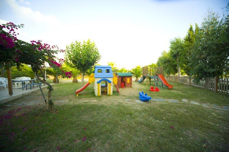 Maravel Hotel & Apartments