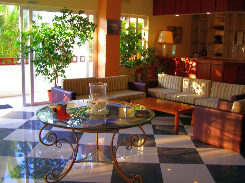 Maravel Land Beach Hotel