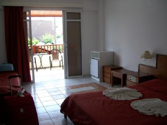 Maravel Land Beach Hotel