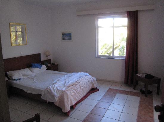 Maravel Land Beach Hotel