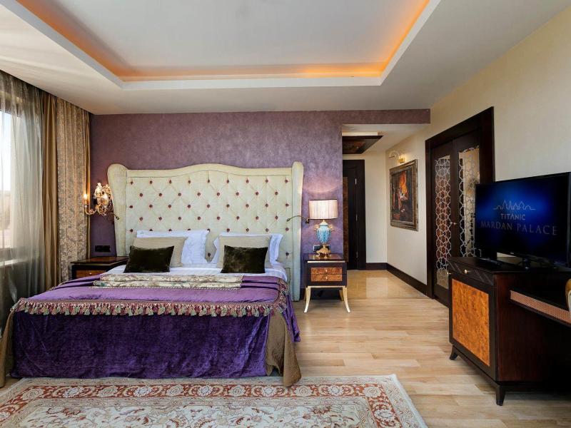 Mardan Palace
