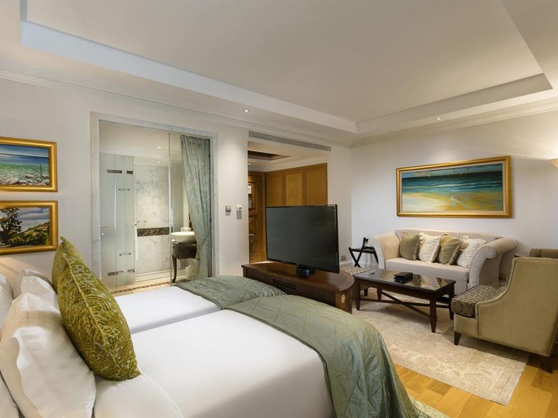 Mardan Palace