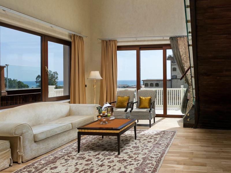 Mardan Palace