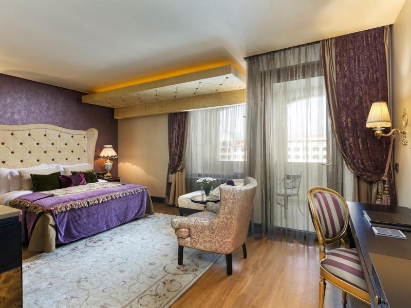 Mardan Palace