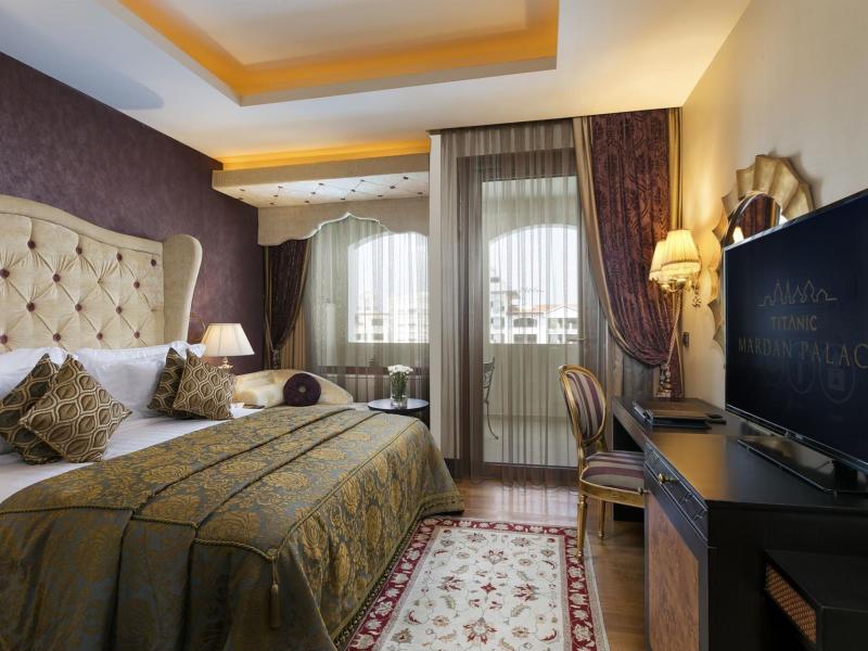Mardan Palace