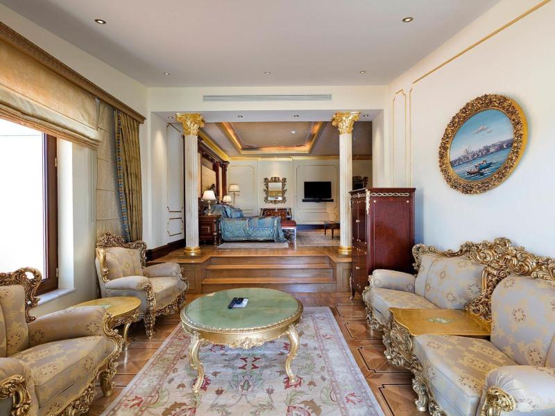 Mardan Palace