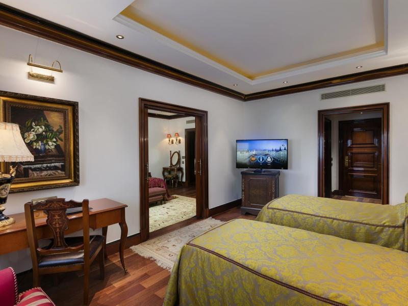 Mardan Palace