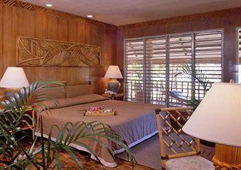 Bluewater Maribago Beach Resort