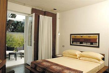 Marina 10 Boutique & Design Hotel 