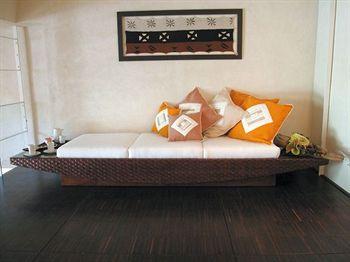Marina 10 Boutique & Design Hotel 
