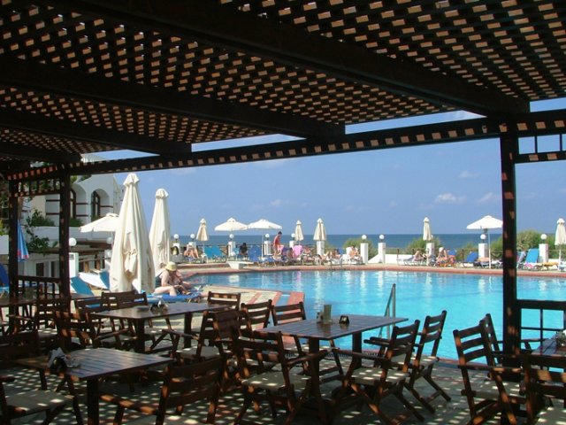 Maritimo Beach Hotel