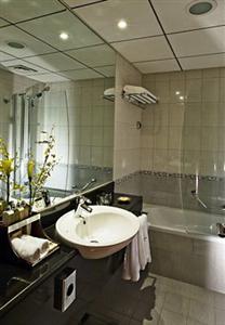 Dubai Marriott Harbour Hotel & Suites