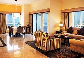 Dubai Marriott Harbour Hotel & Suites