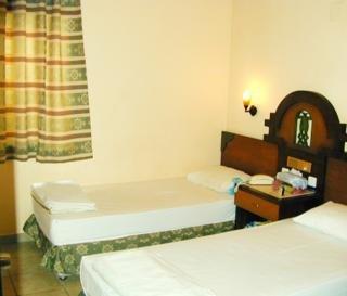 Maxwell Holiday Club