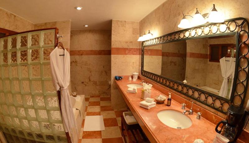 Mayaland Hotel & Bungalows