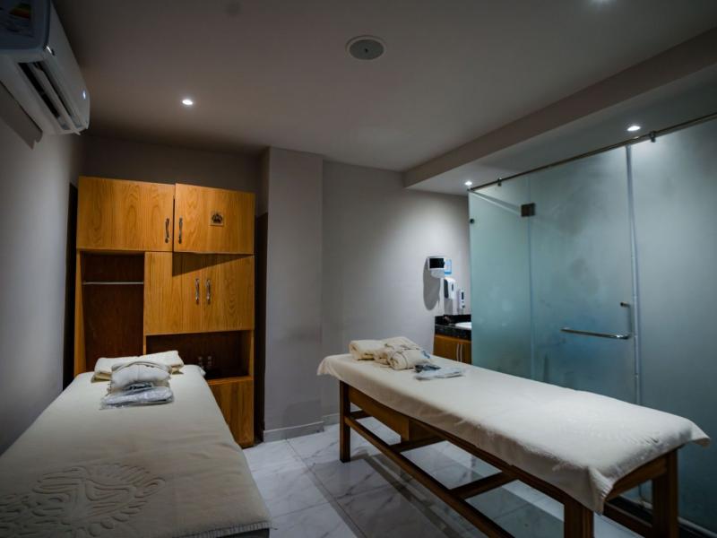 Sunrise Alex Avenue Hotel