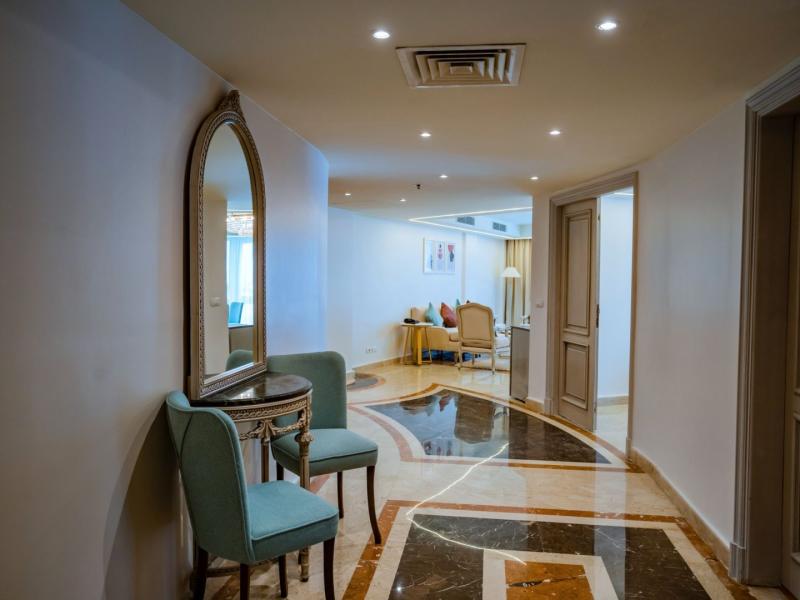 Sunrise Alex Avenue Hotel