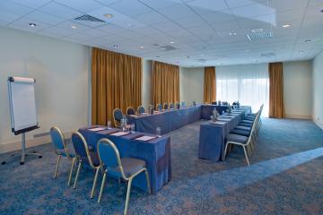 Отель Mediterranean Beach Hotel Кипр, Лимассол, фото 11