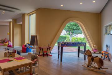 Отель Mediterranean Beach Hotel Кипр, Лимассол, фото 27