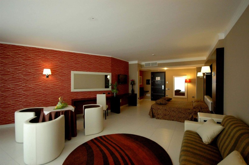 Mediterraneo Palace