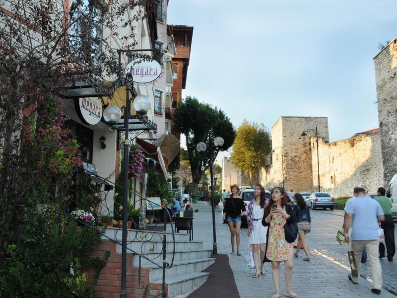 Megara Palace