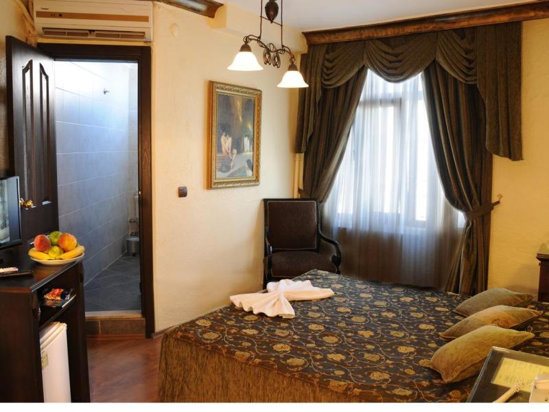 Megara Palace