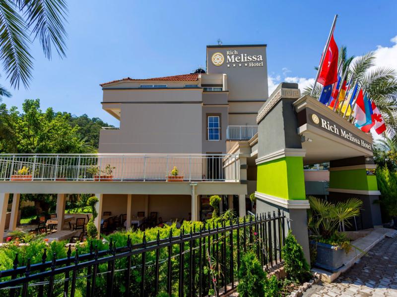 Rich Melissa Hotel