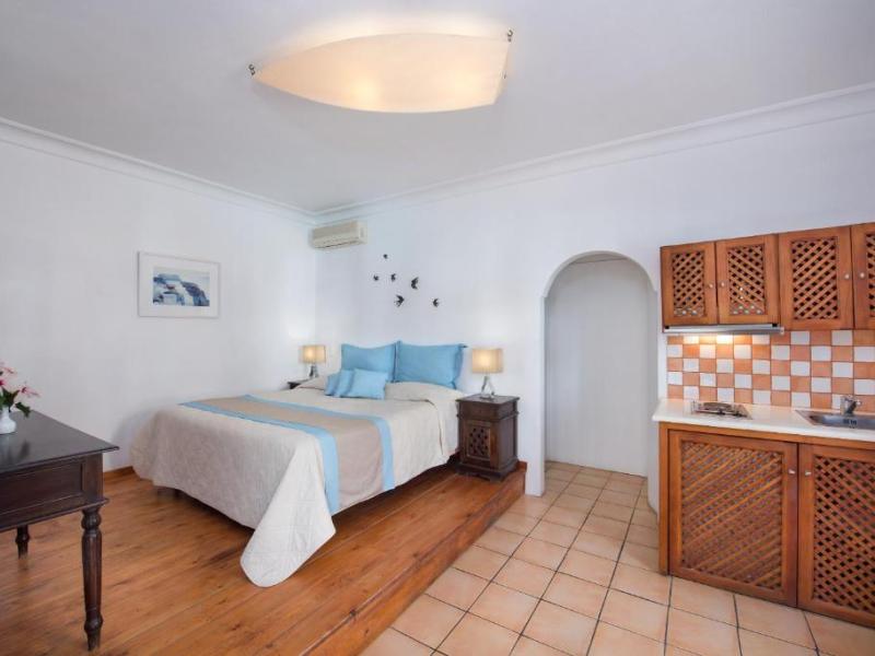 Meltemi Luxury Suites
